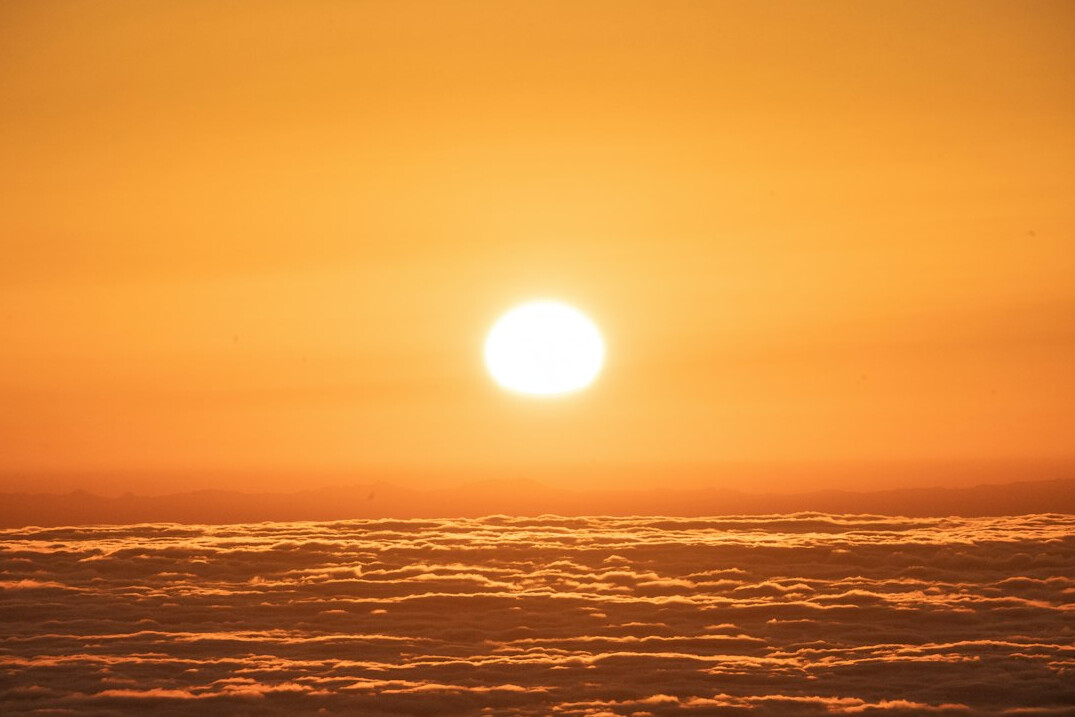 sunrise over horizon